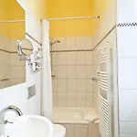 Vivaldi Am Kurfuerstendamm 3*