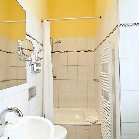 Vivaldi Am Kurfuerstendamm 3*